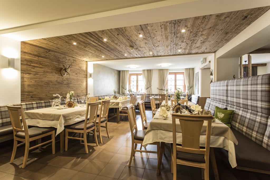 Posthotel Pfunds Bagian luar foto