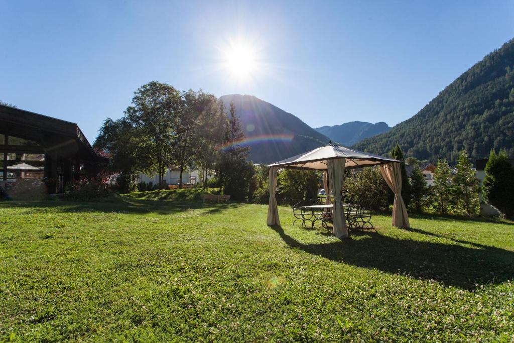 Posthotel Pfunds Bagian luar foto
