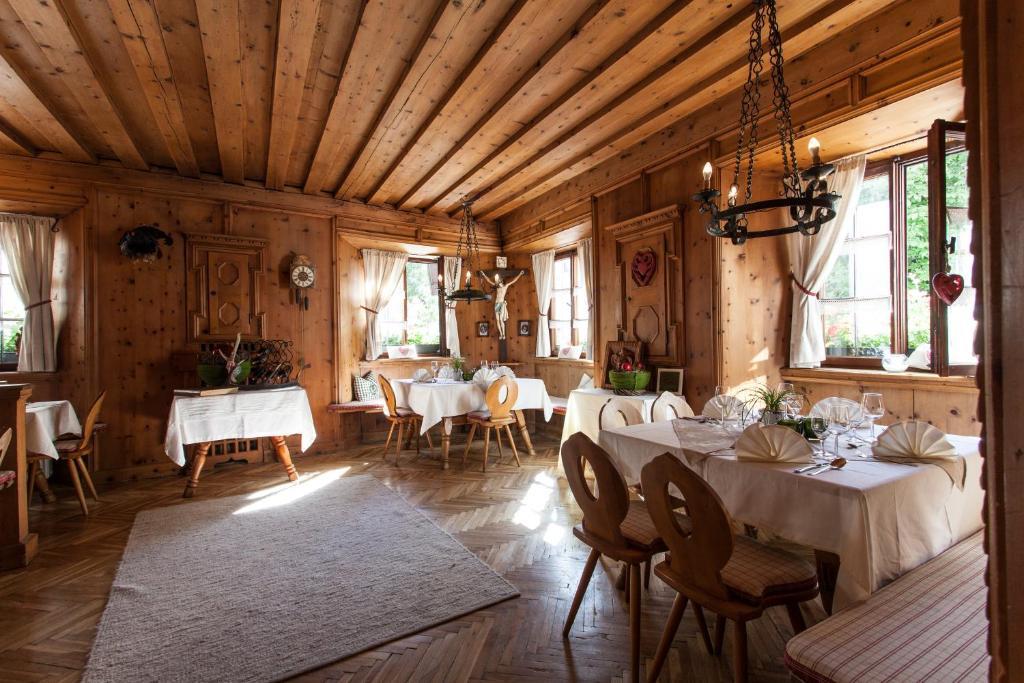 Posthotel Pfunds Bagian luar foto